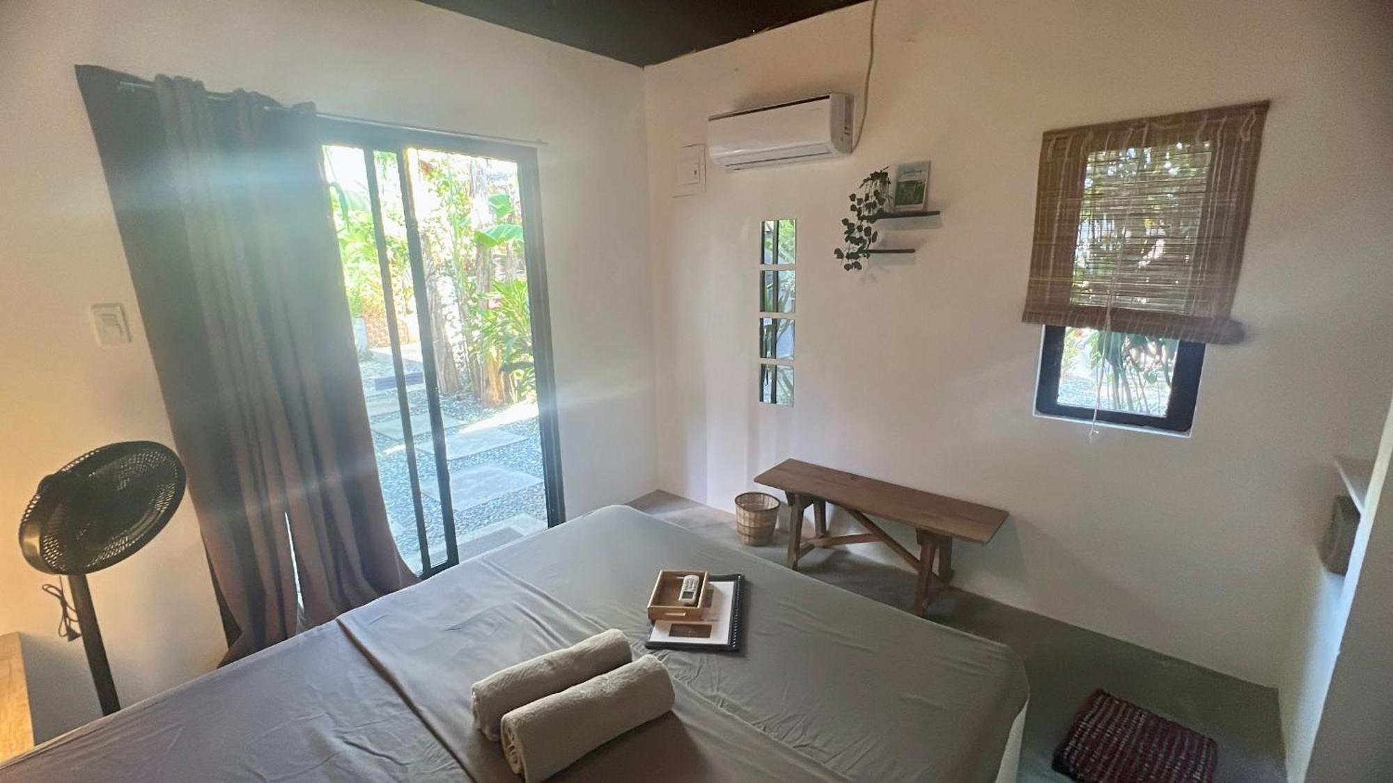Yay Lodge Siargao, Private Room 1 With Ac & Hot Shower And Fast Starlink Wifi Генерал-Луна Экстерьер фото